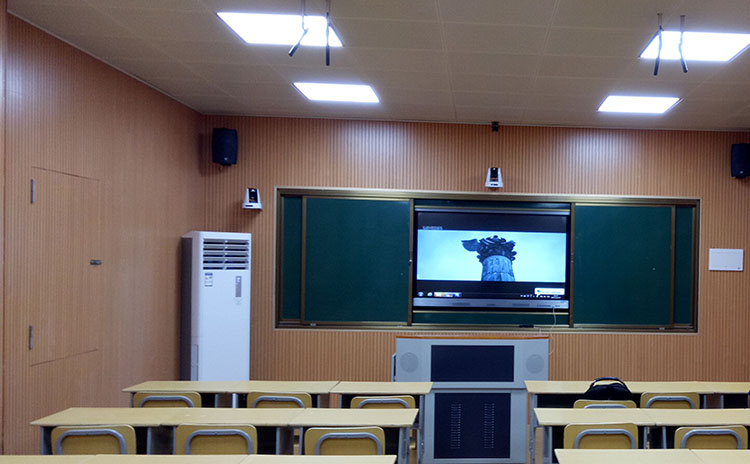 海南海口某中學(xué)教室吸音板工程