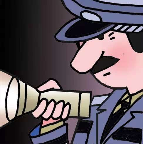 為什么美國單警握手電筒時總是掌心朝上？